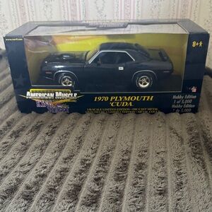 HOBBY EDITION 1 of 5000 1970 Plymouth Cuda Die-Cast Model - Black